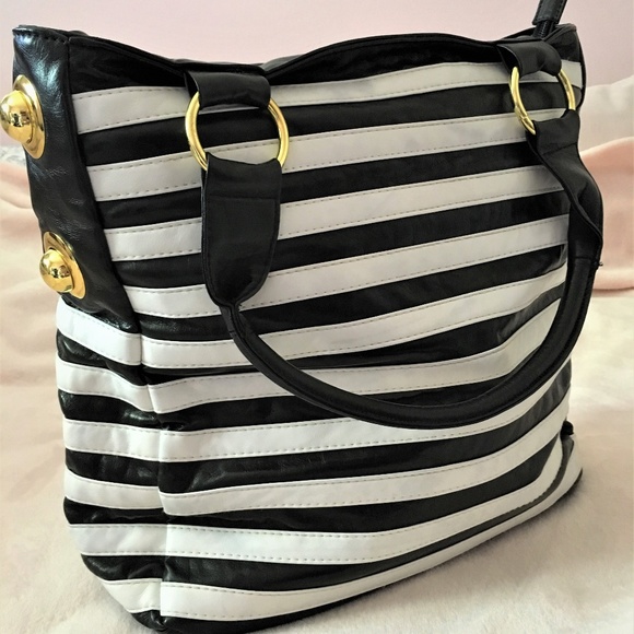 Zebra Purse - Picture 4 of 6